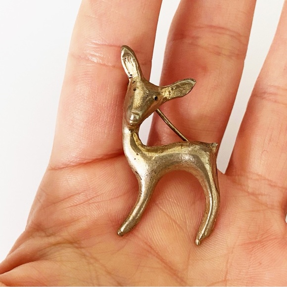 Vintage sterling silver deer brooch pin - Picture 3 of 6